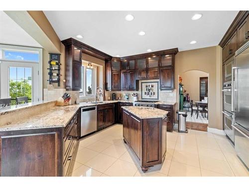 4300 Memorial Trail, Sylvan Lake, AB - Indoor Photo Showing Kitchen