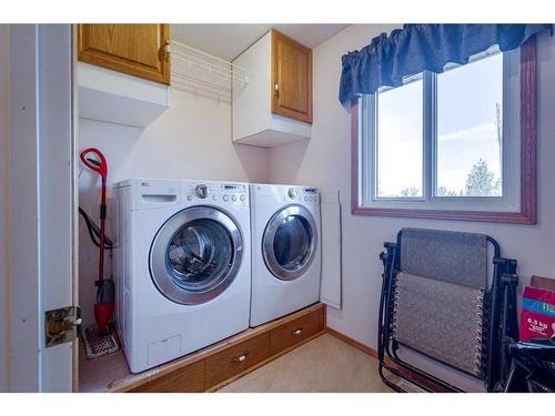 432044 252A Range, Rural Ponoka County, AB - Indoor Photo Showing Laundry Room