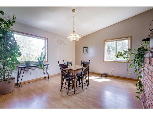 432044 252A Range, Rural Ponoka County, AB - Indoor Photo Showing Dining Room