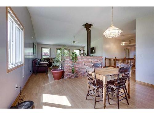 432044 252A Range, Rural Ponoka County, AB - Indoor Photo Showing Dining Room