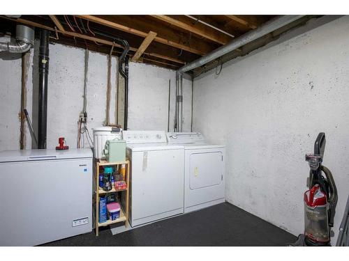 25-20 Alford Avenue, Red Deer, AB - Indoor Photo Showing Laundry Room