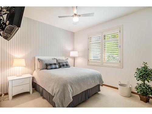 301 Jarvis Glen Court, Jarvis Bay, AB - Indoor Photo Showing Bedroom