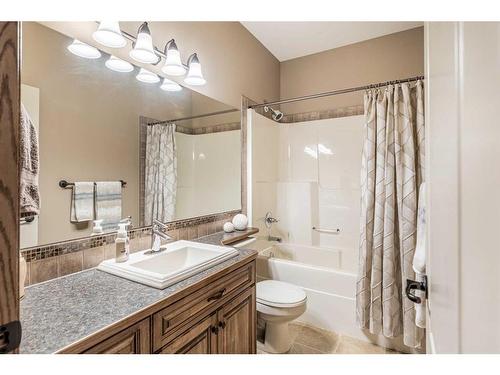 301 Jarvis Glen Court, Jarvis Bay, AB - Indoor Photo Showing Bathroom