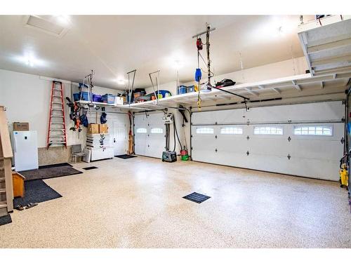 301 Jarvis Glen Court, Jarvis Bay, AB - Indoor Photo Showing Garage