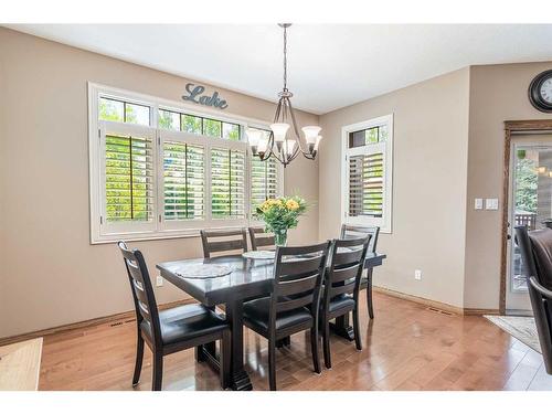 301 Jarvis Glen Court, Jarvis Bay, AB - Indoor Photo Showing Dining Room