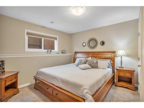 107 Aurora Heights Boulevard, Blackfalds, AB - Indoor Photo Showing Bedroom