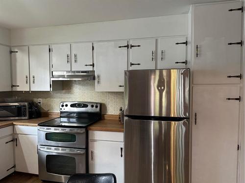 126 David Drive, Whispering Hills, AB - Indoor Photo Showing Kitchen