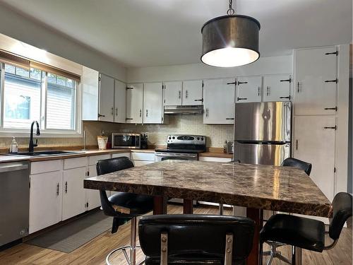 126 David Drive, Whispering Hills, AB - Indoor Photo Showing Kitchen With Double Sink