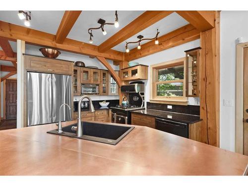 276 Canal Street, Rural Ponoka County, AB - Indoor Photo Showing Living Room