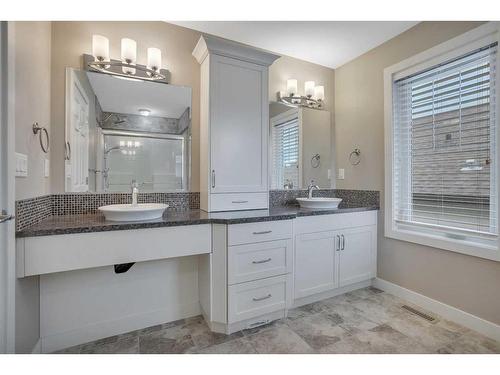 2 Garrison Place, Red Deer, AB - Indoor Photo Showing Bathroom