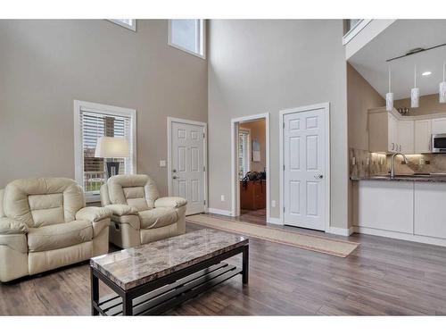 2 Garrison Place, Red Deer, AB - Indoor Photo Showing Living Room