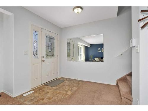 4542 44 Avenue Close, Rocky Mountain House, AB - Indoor Photo Showing Other Room