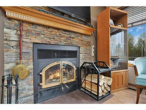 41301 Highway 792, Rural Lacombe County, AB - Indoor With Fireplace