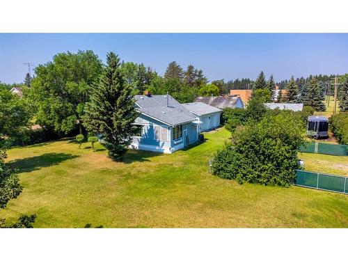 216 Lady Vivian Avenue West, Galahad, AB - Outdoor