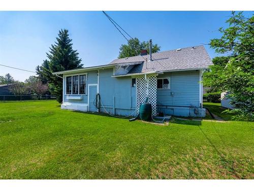 216 Lady Vivian Avenue West, Galahad, AB - Outdoor