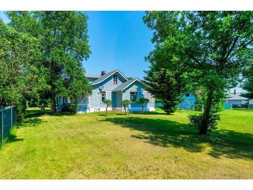 216 Lady Vivian Avenue West, Galahad, AB - Outdoor