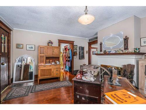 216 Lady Vivian Avenue West, Galahad, AB - Indoor With Fireplace