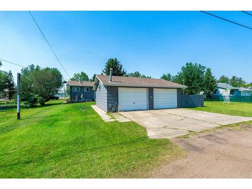 210 Lady Vivian Avenue West, Galahad, AB - Outdoor