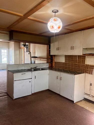 2025 25 Avenue, Delburne, AB - Indoor Photo Showing Kitchen