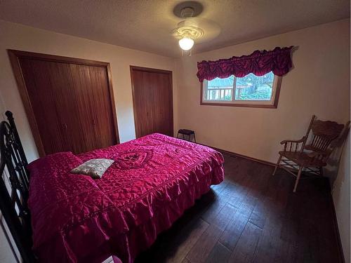 3903 44 Street, Ponoka, AB - Indoor Photo Showing Bedroom