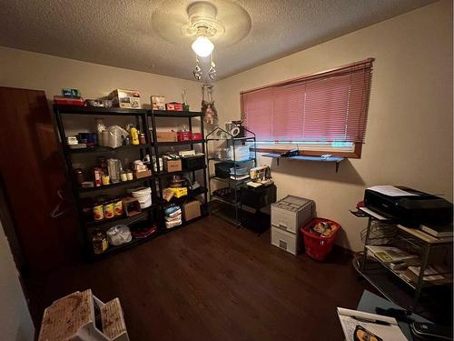 3903 44 Street, Ponoka, AB - Indoor