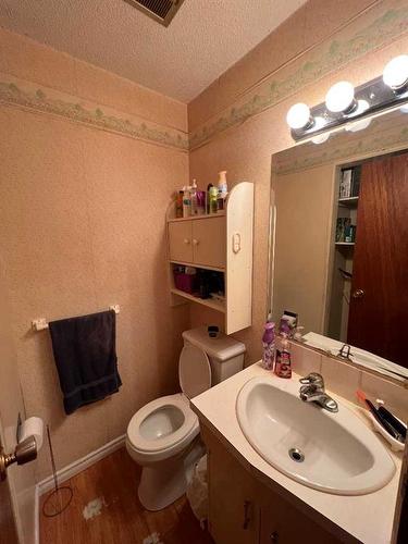3903 44 Street, Ponoka, AB - Indoor Photo Showing Bathroom