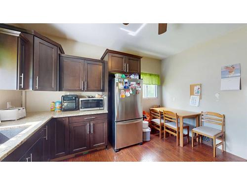 141 3Rd Avenue South, Big Valley, AB - Indoor Photo Showing Kitchen