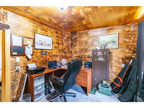 141 3Rd Avenue South, Big Valley, AB - Indoor Photo Showing Office