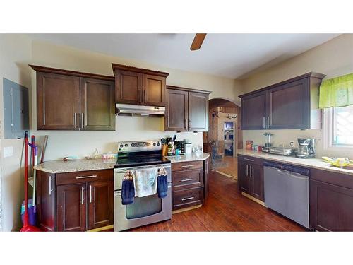 141 3Rd Avenue South, Big Valley, AB - Indoor Photo Showing Kitchen