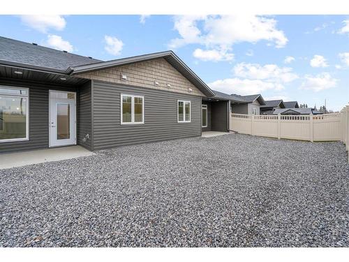 3307 50A Street Close, Camrose, AB - Outdoor