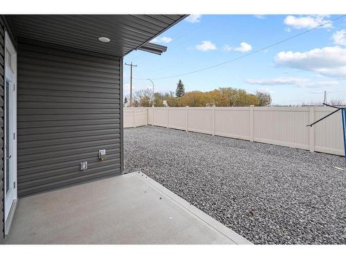 3307 50A Street Close, Camrose, AB - Outdoor