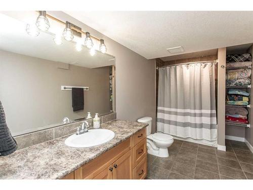 38309 Range Road 244, Rural Lacombe County, AB - Indoor Photo Showing Bathroom