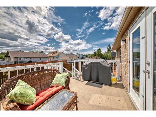 5909 61 Avenue, Ponoka, AB - Outdoor