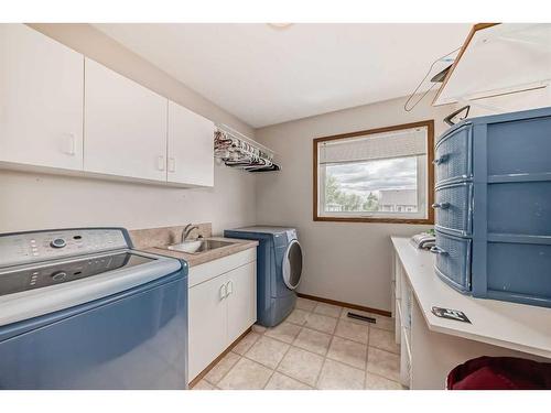 5909 61 Avenue, Ponoka, AB - Indoor Photo Showing Laundry Room