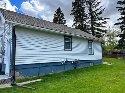 4635 49 Street, Sylvan Lake, AB - Outdoor