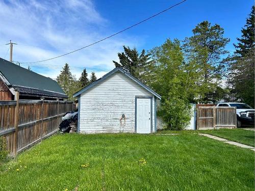 4635 49 Street, Sylvan Lake, AB - Outdoor