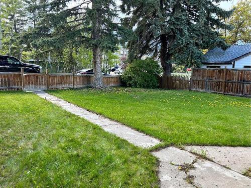 4635 49 Street, Sylvan Lake, AB - Outdoor With Backyard