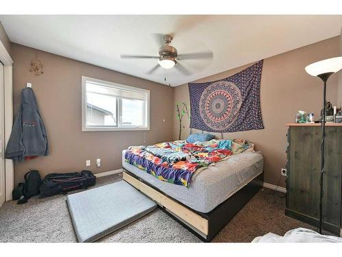 182 Sabre Road, Springbrook, AB - Indoor Photo Showing Bedroom