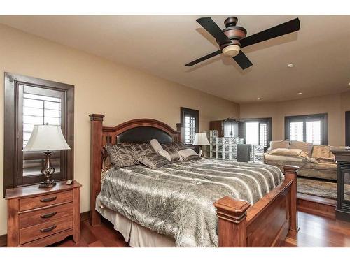 132-38254 Range Road 265, Rural Red Deer County, AB - Indoor Photo Showing Bedroom