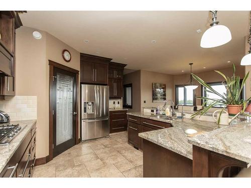 132-38254 Range Road 265, Rural Red Deer County, AB - Indoor Photo Showing Kitchen With Upgraded Kitchen