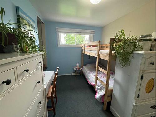 5411 59 Street, Ponoka, AB - Indoor Photo Showing Bedroom