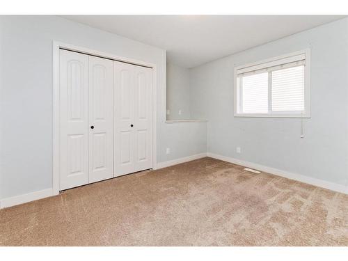 124 Vickers Close, Red Deer, AB - Indoor Photo Showing Other Room