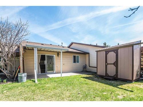 24-4240 46A Avenue Crescent, Red Deer, AB - Outdoor