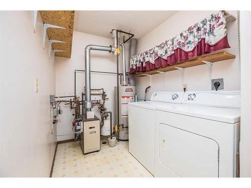 24-4240 46A Avenue Crescent, Red Deer, AB - Indoor Photo Showing Laundry Room