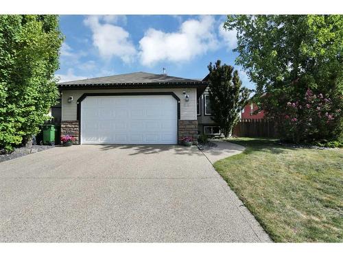 28 Isbister Close, Red Deer, AB - Outdoor