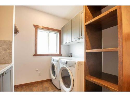 156 Bruhn Boulevard, Rural Ponoka County, AB - Indoor Photo Showing Laundry Room