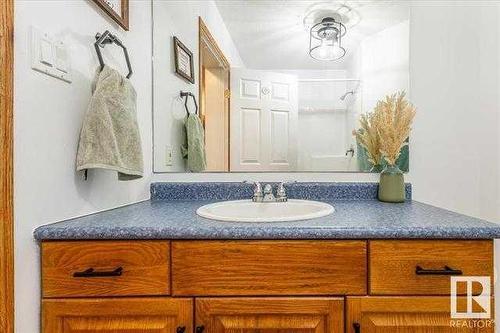 4703 52 Avenue, Warburg, AB - Indoor Photo Showing Bathroom