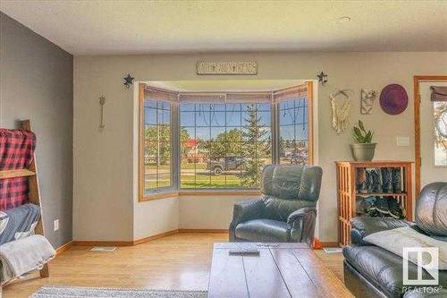 4703 52 Avenue, Warburg, AB - Indoor