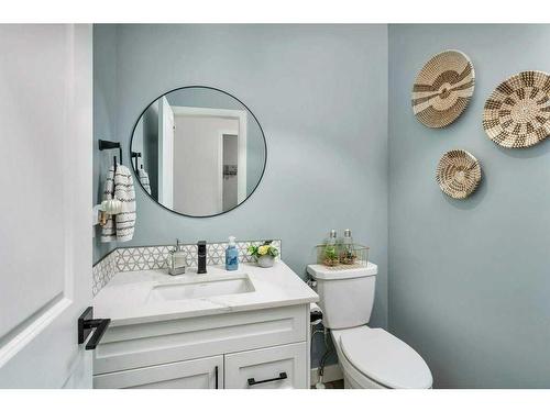 36 Meadow Close, Lacombe, AB - Indoor Photo Showing Bathroom