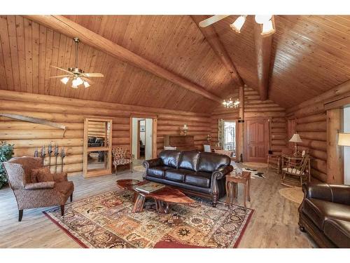 24218 Township Road 414, Rural Lacombe County, AB - Indoor Photo Showing Living Room